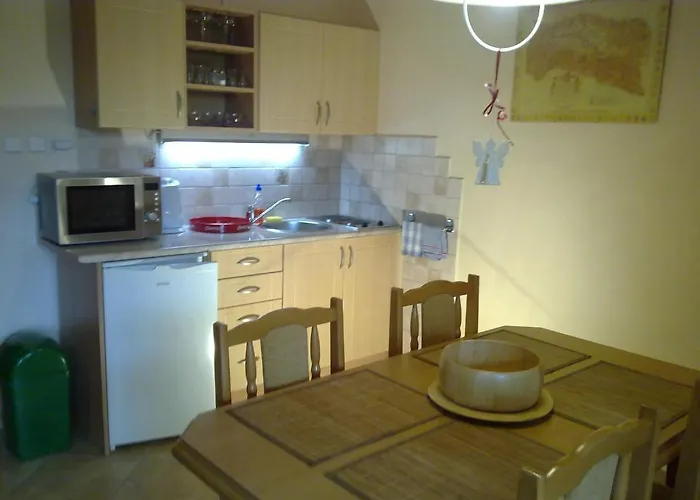 Privat No 13 아파트 *